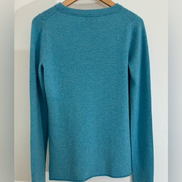 Like-NEW J. Crew Cashmere Sweater. Worn once. Beautiful medium blue color! - Picture 4 of 13